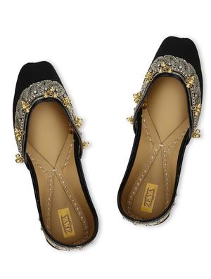 zeva black embellished leather handcrafted mojaris - 10344697 - Standard Image - 4