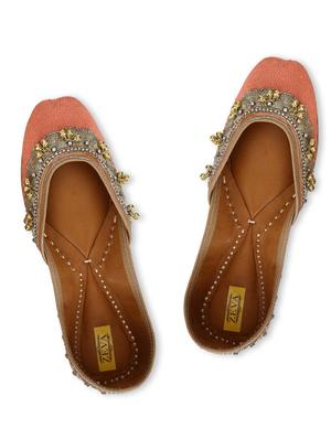 peach embellished leather handcrafted mojaris - 10344699 - Standard Image - 4