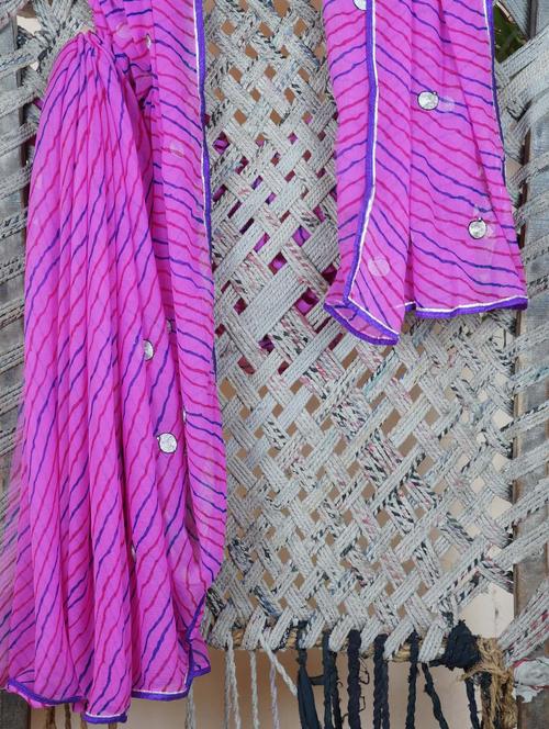 Paisley Zari Work Lehariya Georgette Saree - Lazza