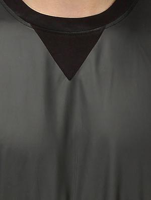 black cut and sew tshirt - 10399052 - Standard Image - 4