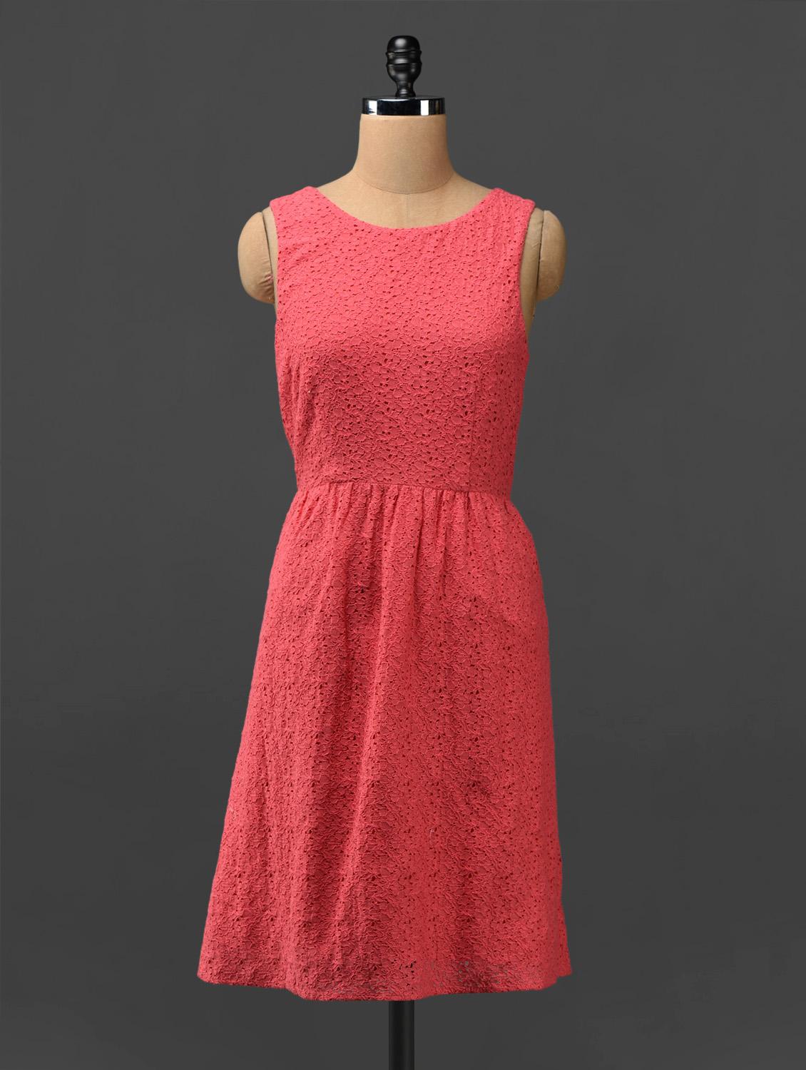 Coral Lace Dress With Cut-out Back - Phenomena