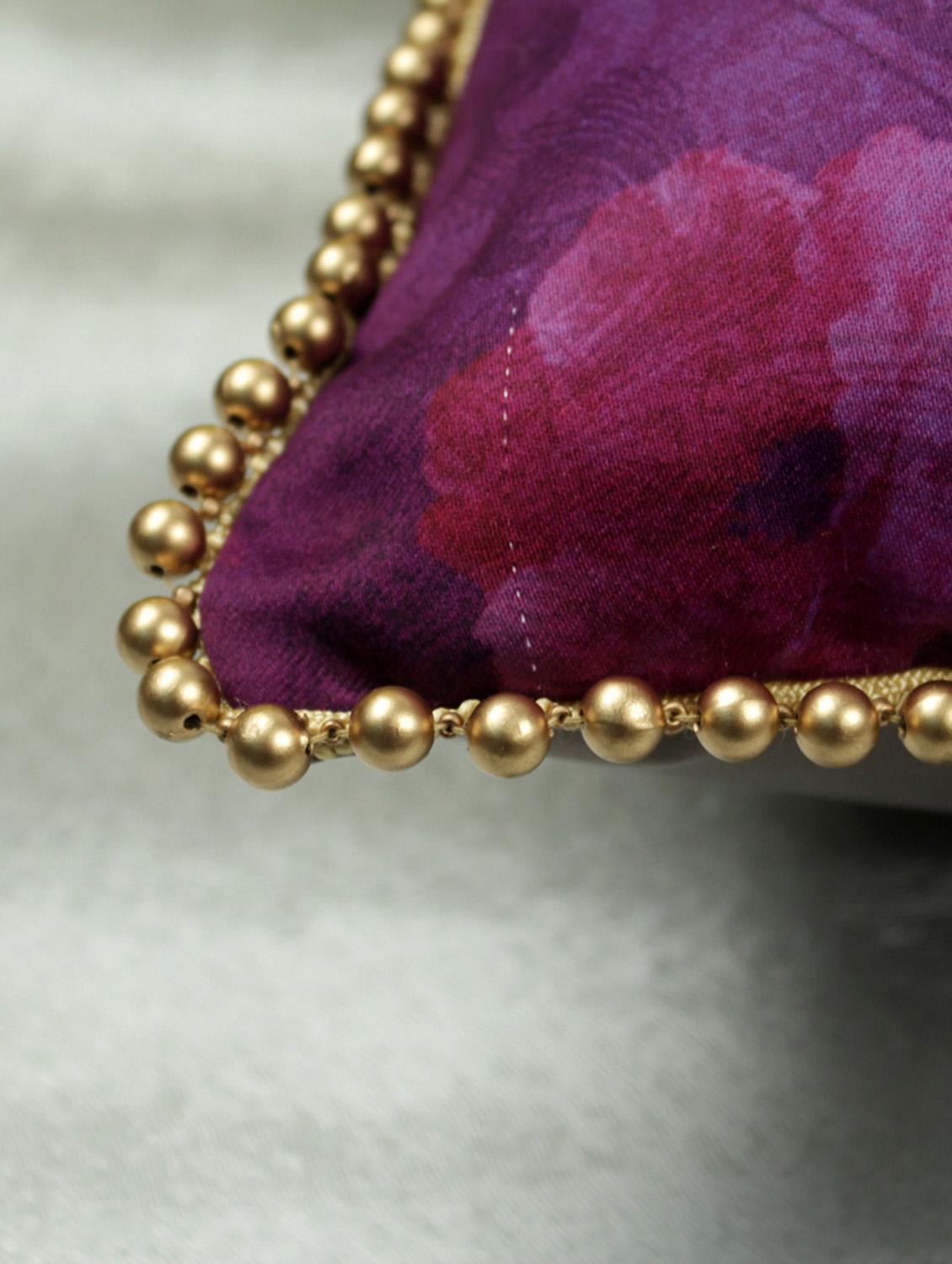 traditional costume cushion cover - 10857377 - Zoom Image - 4