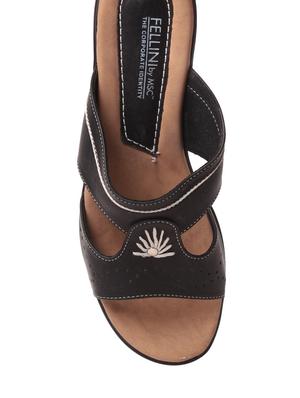 black leatherette sandal - 10859240 - Standard Image - 4