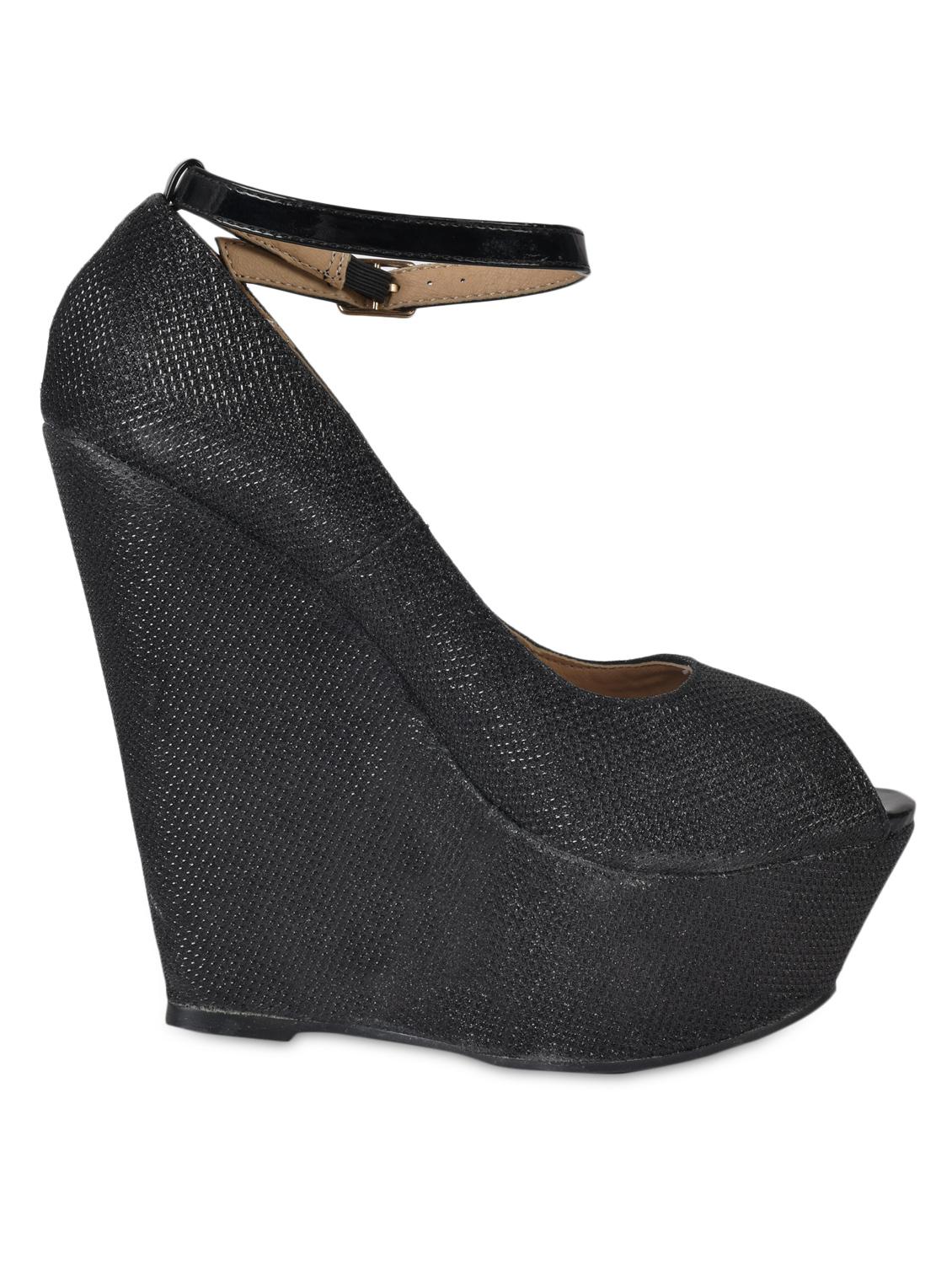 Textured Black Peep Toe Wedges With Strap - Flat N Heels