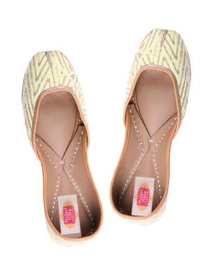 lime green zig zag patterned juttis - 12221690 - Standard Image - 4