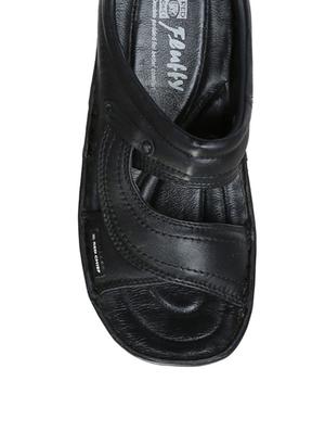 red chief black casual sandals - 12337640 - Standard Image - 4