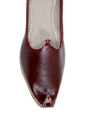 brown leather slip on mojari - 12347726 - Standard Image - 4