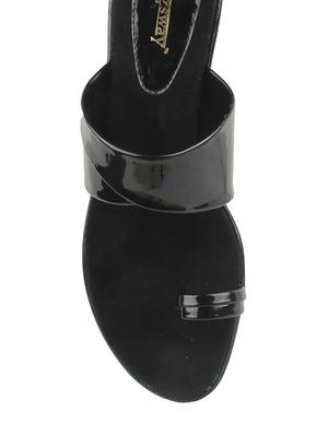 black one toe sandal - 12415792 - Standard Image - 4
