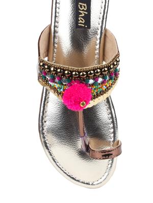 copper pom poms one toe kolhapuri - 12495987 - Standard Image - 4