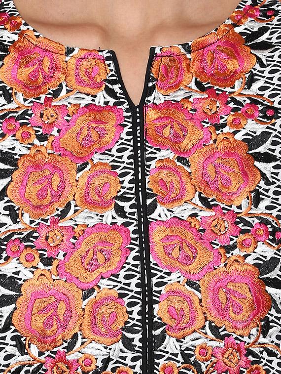 black none straight kurti - 13103840 - Zoom Image - 4