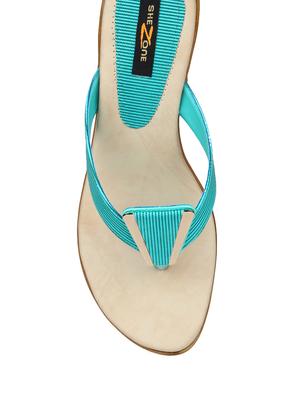 sea green toe separator sandal - 13677963 - Standard Image - 4