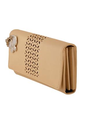 beige leatherette regular purse - 13682041 - Standard Image - 4