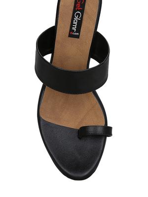 black one toe sandal - 13686748 - Standard Image - 4
