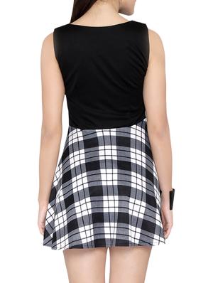 round neck checkered flared dress - 14001581 - Standard Image - 4
