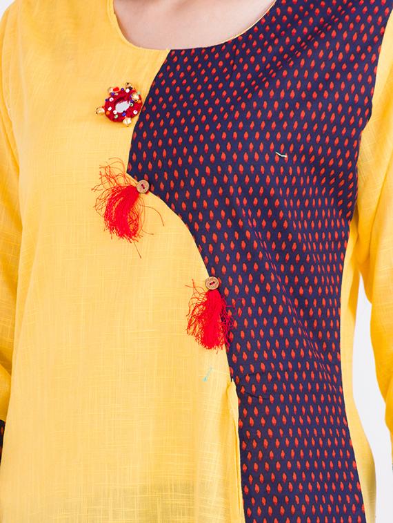 yellow cotton asymmetric kurta - 14215181 - Zoom Image - 4