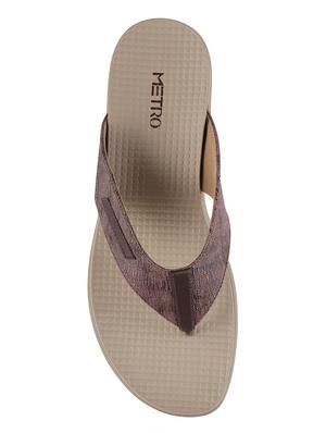 brown toe separator slippers - 14422568 - Standard Image - 4