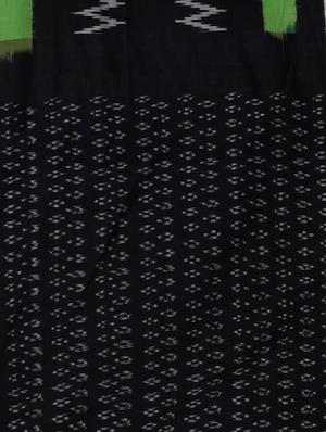 black colored pochampalli saree with blouse - 14428982 - Standard Image - 4