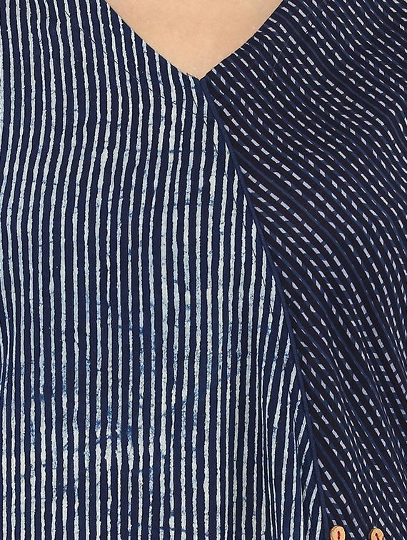 blue cotton a-line kurta - 14461251 - Zoom Image - 4