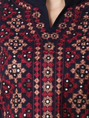 embroidered straight kurta - 14600358 - Standard Image - 4