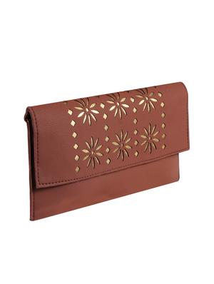 brown leatherette regular clutch - 14640728 - Standard Image - 4