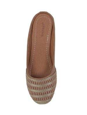 beige slip on jutis - 14669546 - Standard Image - 4