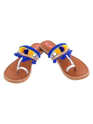 blue one toe kolhapuri - 14717791 - Standard Image - 4