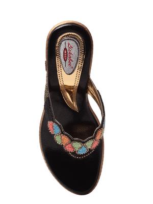 black toe separator wedge - 14817518 - Standard Image - 4