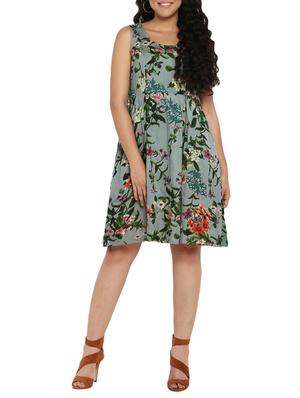green rayon plus dress - 14888011 - Standard Image - 4