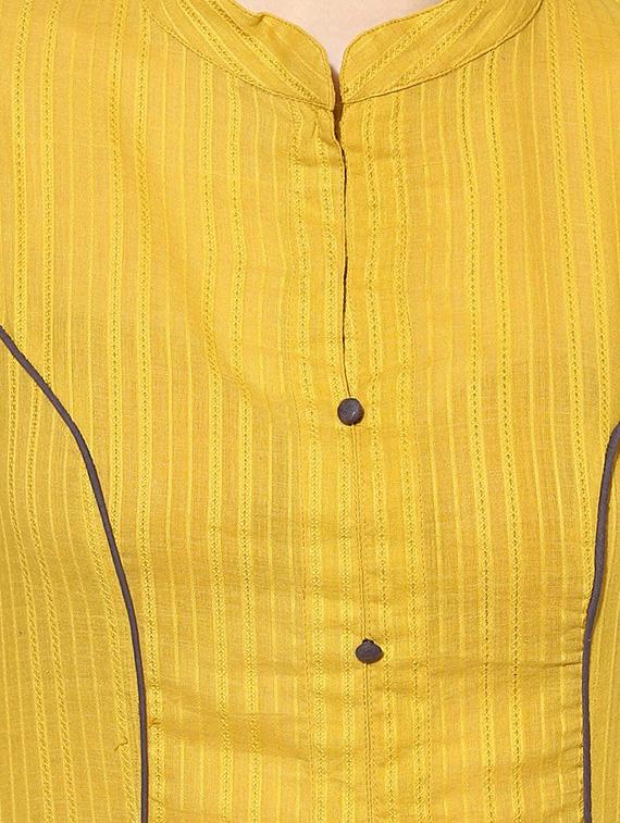 yellow cotton aline kurta - 14901699 - Zoom Image - 4