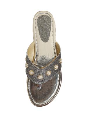 grey toe separator sandal - 14904936 - Standard Image - 4