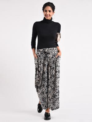 black printed rayon palazzo - 14961920 - Standard Image - 4