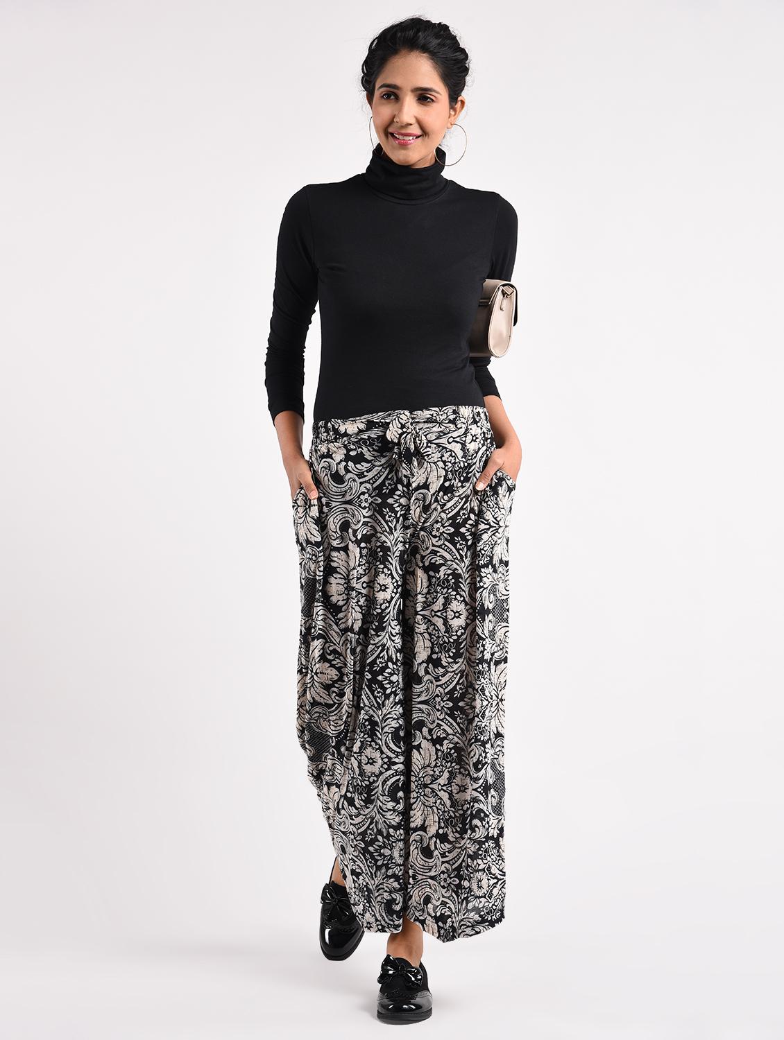 black printed rayon palazzo - 14961920 - Zoom Image - 4
