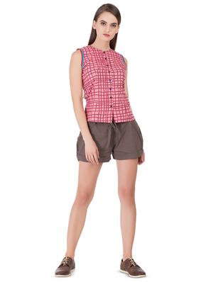 brown cotton solid shorts - 15008116 - Standard Image - 4