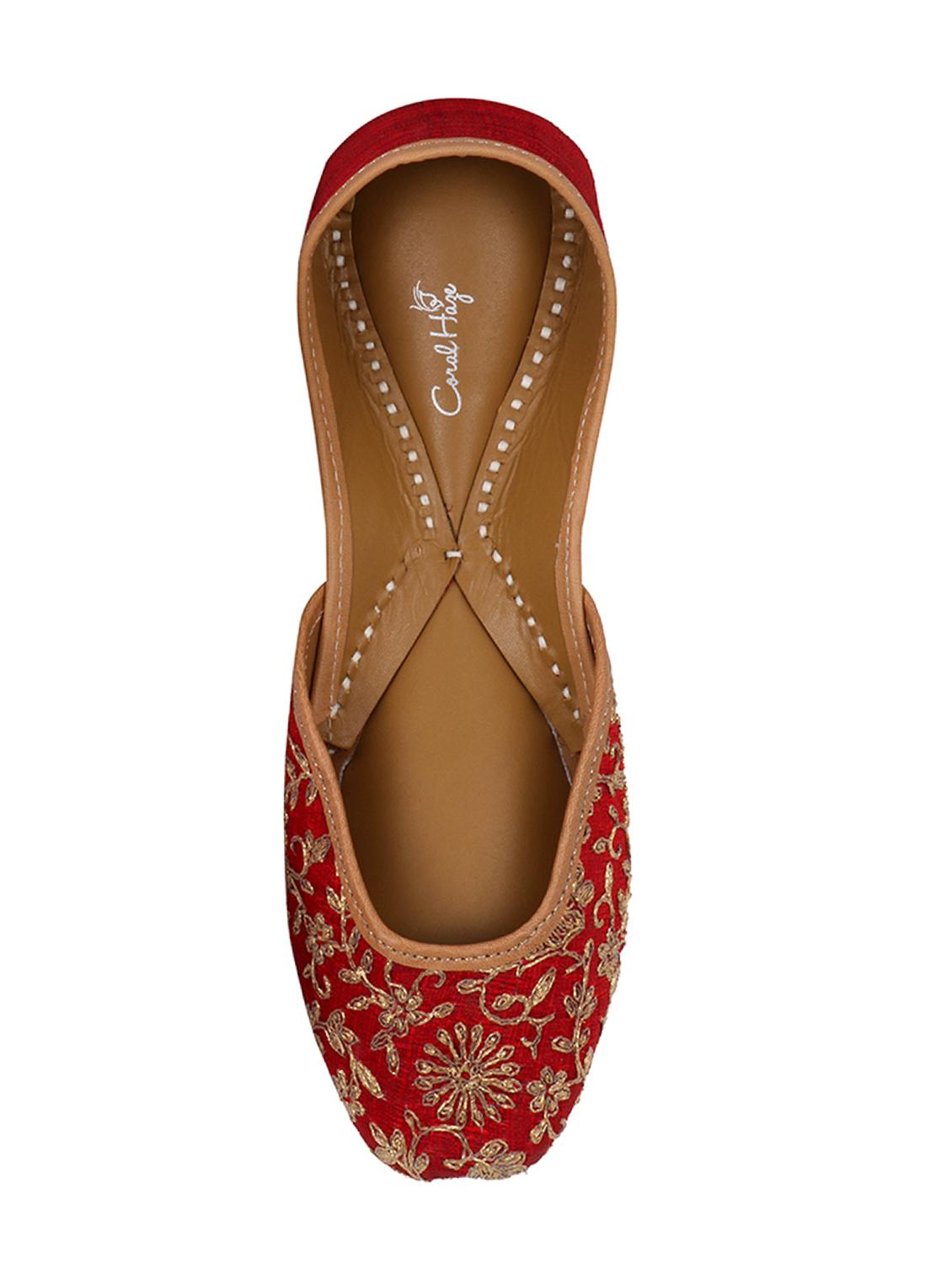 coral haze deep red juttis with gold dori jaal work - 15019797 - Zoom Image - 4