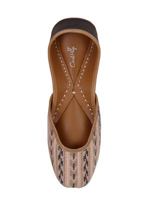coral haze peach aztec pattern jacquard jutti - 15019801 - Standard Image - 4