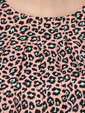 pink printed crepe top - 15023601 - Standard Image - 4