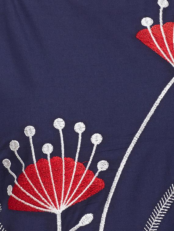 blue cotton straight kurta - 15025563 - Zoom Image - 4