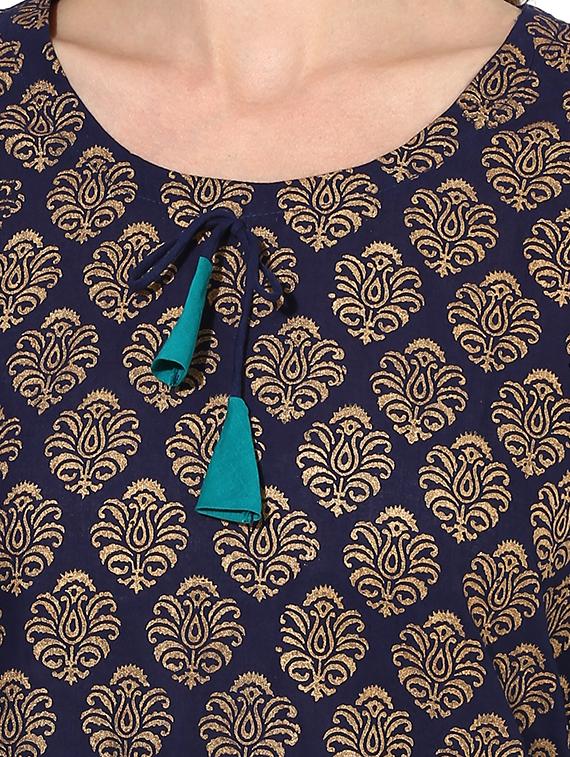 blue cotton straight kurta - 15026085 - Zoom Image - 4