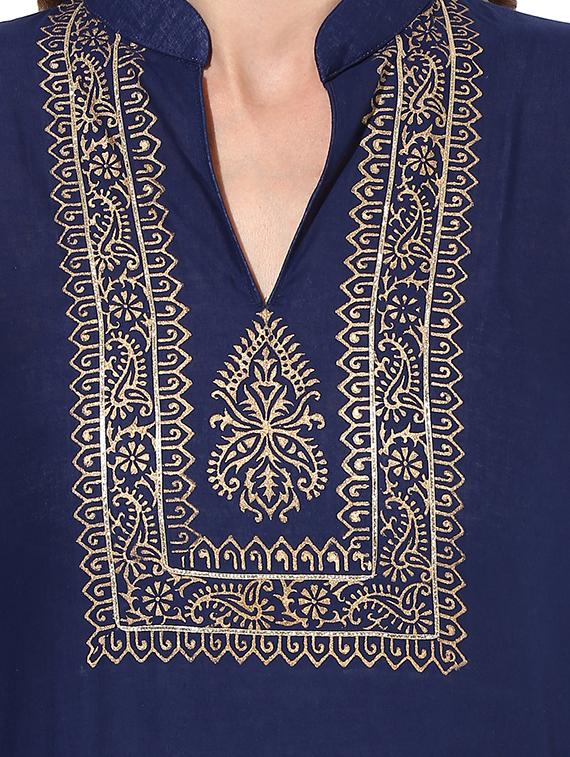 blue cotton straight kurta - 15026086 - Zoom Image - 4