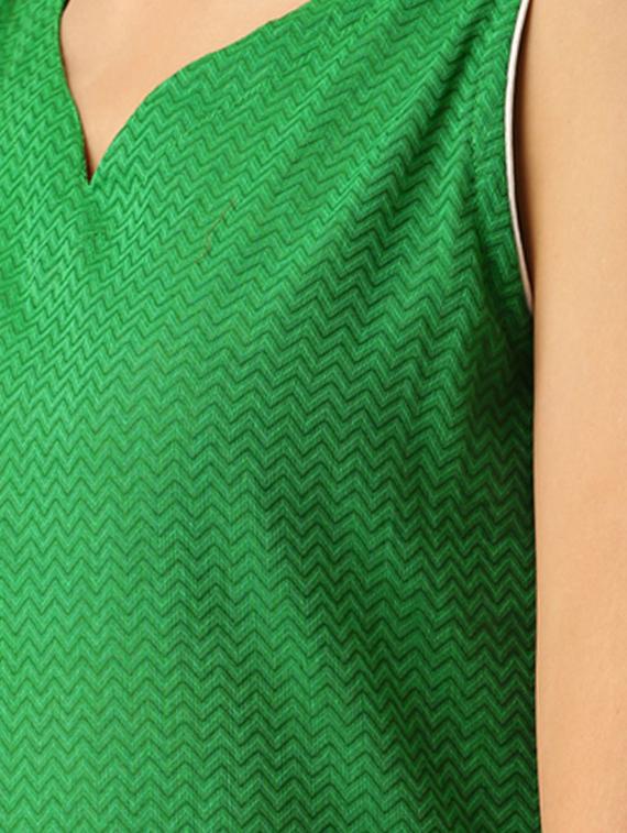 green cotton solid kurta - 15030364 - Zoom Image - 4