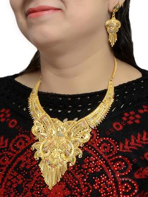 gold metal necklace & earrings set - 15034429 - Standard Image - 4