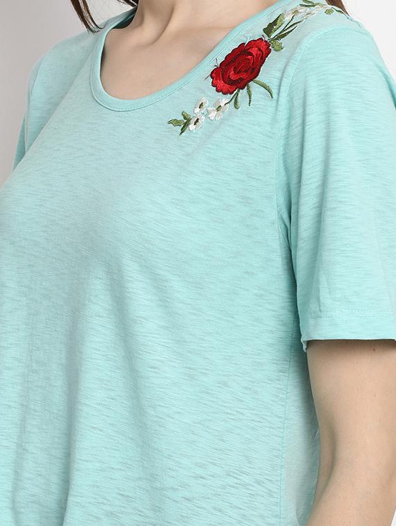 tie knot hem embroidered top - 15038425 - Zoom Image - 4