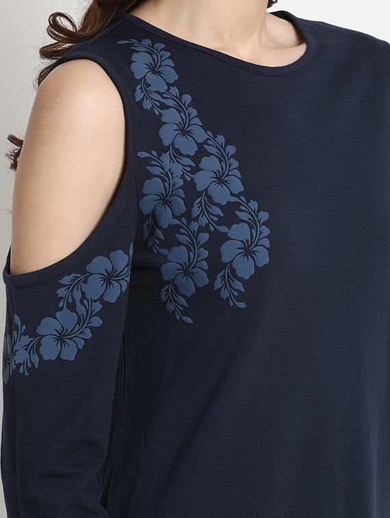 single cold shoulder crew neck top - 15038428 - Zoom Image - 4