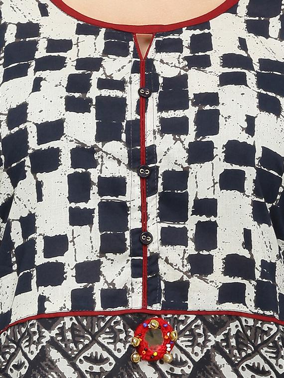blue cotton aline kurta - 15049796 - Zoom Image - 4