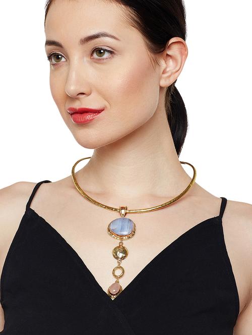 short necklace - 15079611 - Standard Image - 1