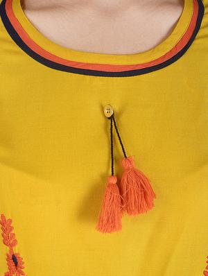 yellow rayon straight kurta - 15113061 - Standard Image - 4
