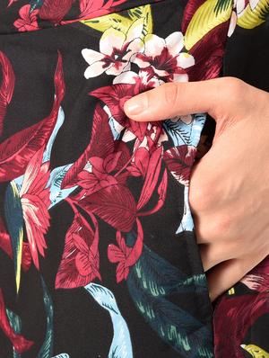 black floral crepe palazzo - 15114874 - Standard Image - 4