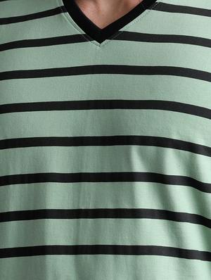 black striped t-shirt - 15136196 - Standard Image - 4