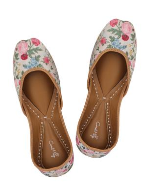 multi colored slip on jutis - 15136695 - Standard Image - 4