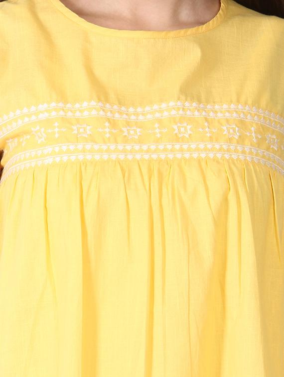 yellow cotton flared kurti - 15143813 - Zoom Image - 4